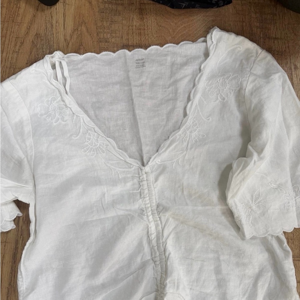 NWOT Aerie White Embroidered V-Neck Tunic Top